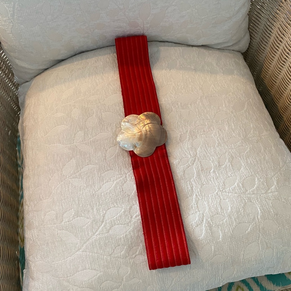 VTG Red Stretch Belt With Large Beautiful Mother Of Pearl Shell Buckle 🐚